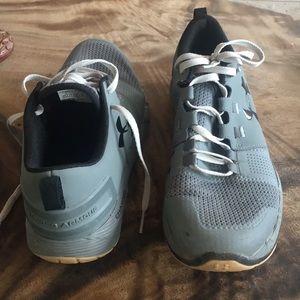 Men’s Under Armour charged running shoes